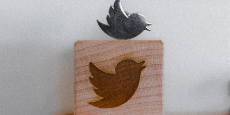 Why Companies That Use Blogs Should Get Started With Twitter